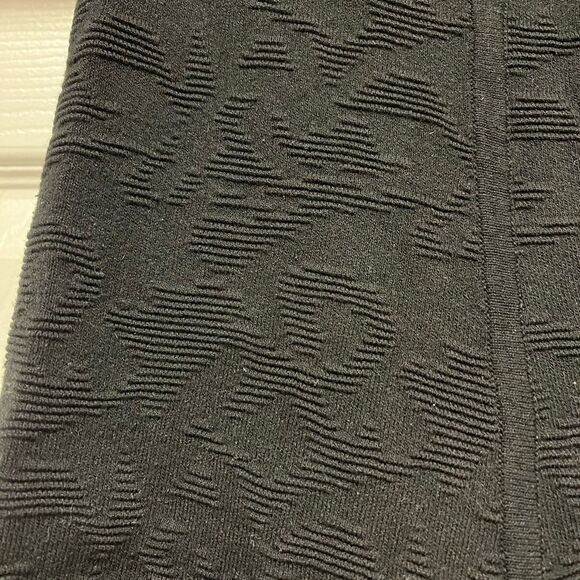 Ann Taylor Black Texture Stretch Pull On Circle Skirt sz 14P - Picture 2 of 4